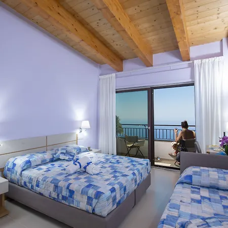 Bed & Breakfast Paradise 4*