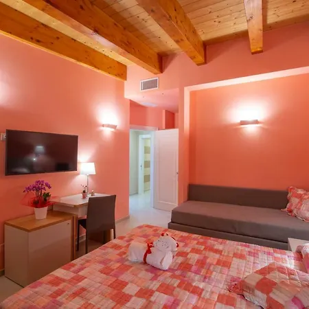 Bed & Breakfast Paradise 4*