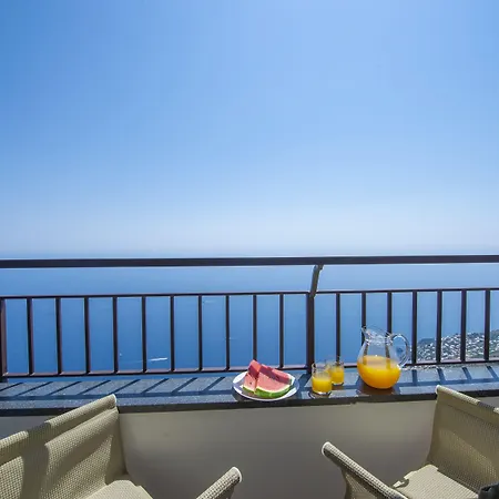 Paradise Bed & Breakfast 4*