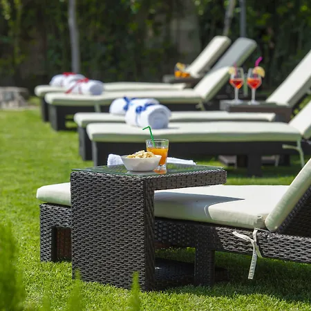 Bed & Breakfast Paradise 4*