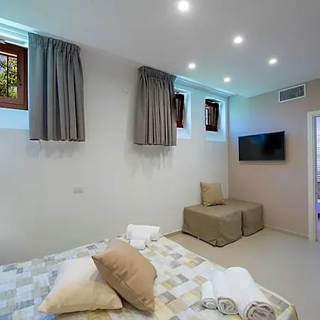 Paradise 4*