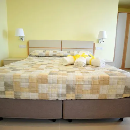 Bed & Breakfast Paradise