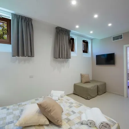 Paradise 4*